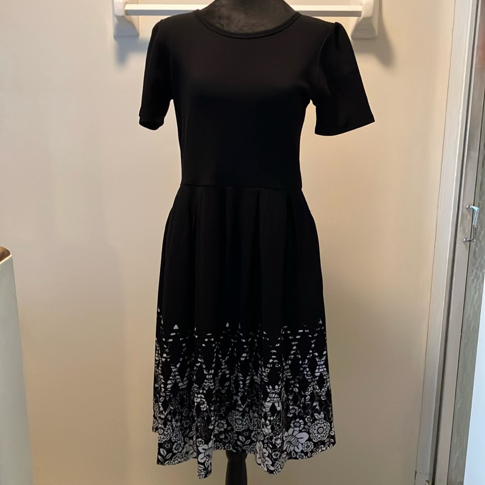 LuLaRoe L Amelia H53
